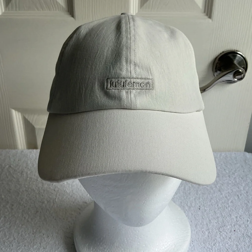 lululemon athletica Cream Cap